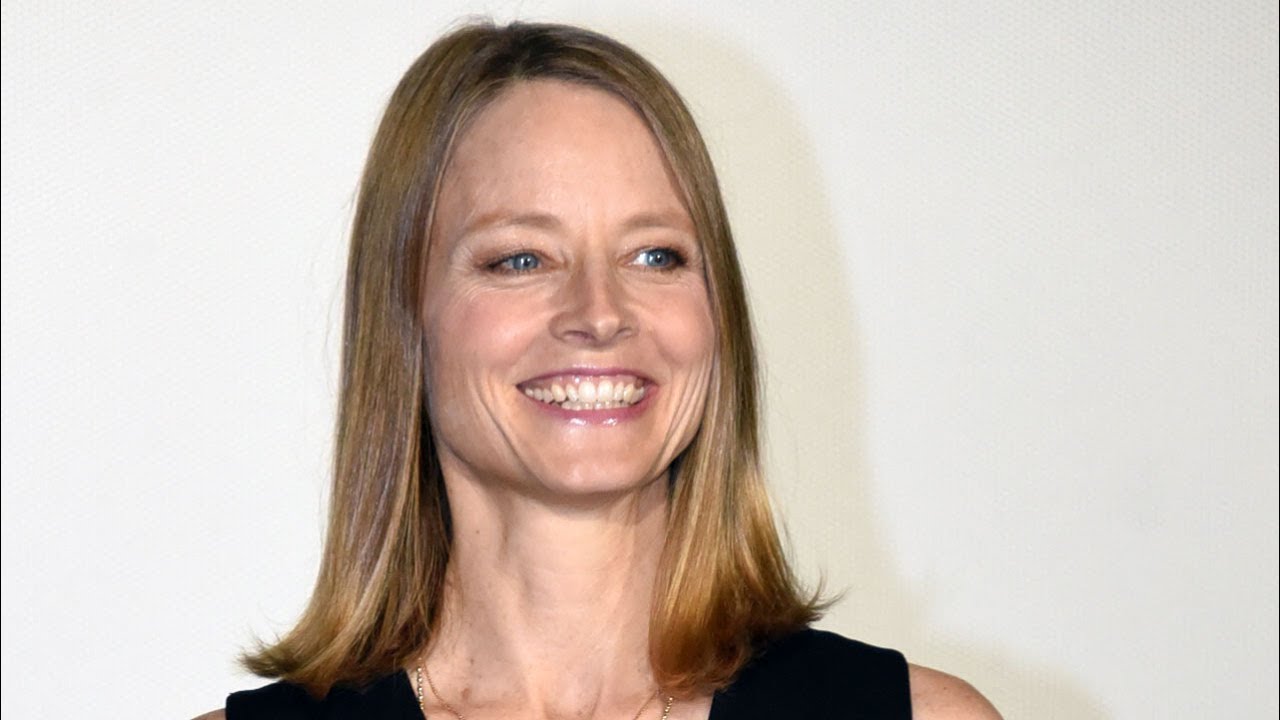 Jodie Foster Introduces Her Film Money Monster To JAPAN! ジョディ・フォスター、「マネーモンスター」舞台挨拶で手形取り