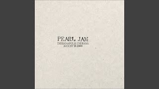 Video thumbnail of "Pearl Jam - Throw Your Arms Around Me (Live)"