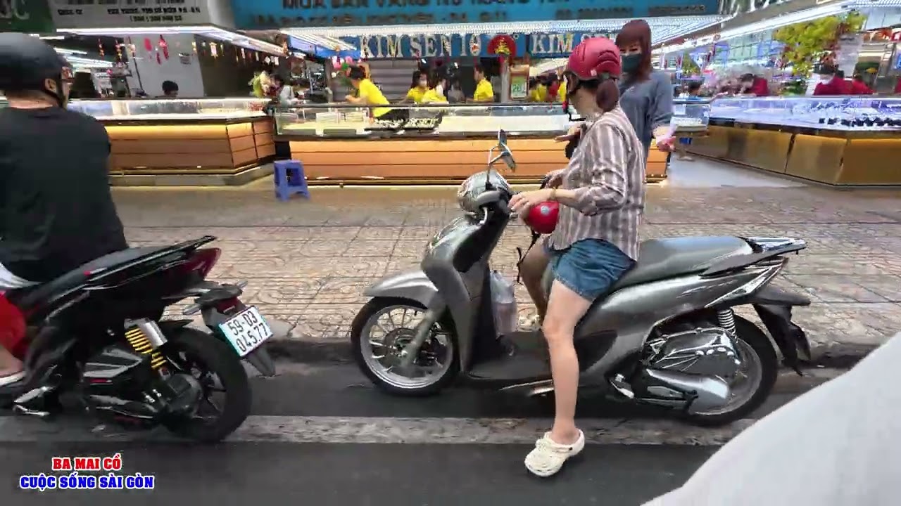 SÀI GÒN | TRỜI ƠI CĂNG THẲNG DÃ MAN TÌNH HÌNH BÁN VÀNG Ở CHỢ THIẾC QUẬN 11 KINH KHỦNG QUÁ VIỆT KIỀU