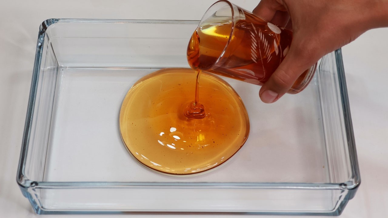 عندك كأس عسل في البيت شايط من الشباكية حضري ألد وصفة إقتصادية سريعة بطريقة لن تخطر على بالك