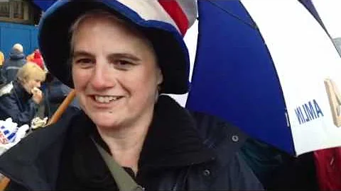 Waiting for Jubilee flotilla