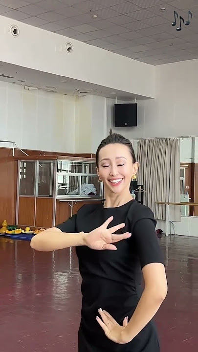 Dancer:Nurguzel Uyghur dance/ Uyghur music/ #uygur #uyghur #dance #music #love #uyghurdance