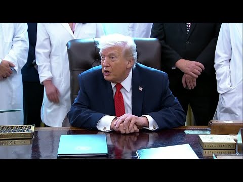 Trump Praises Waller and Bowman, Says Fed Pick Coming in Weeks