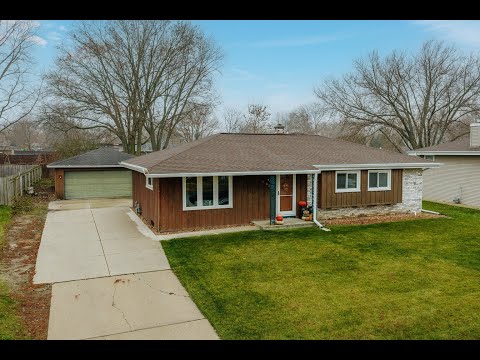 1023 Knollwood Drive, Saukville, WI home video tour
