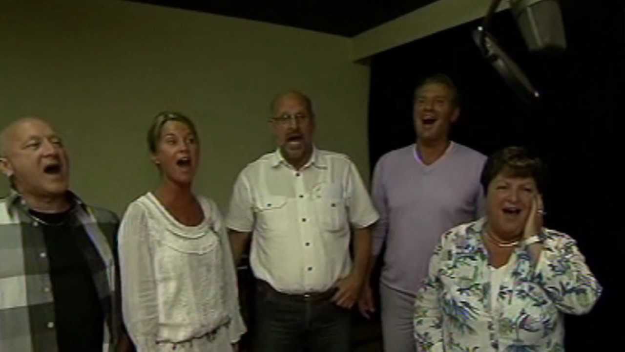 Opname Laot us Same met o.a. Thei en Marij