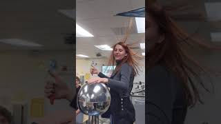 Physics - 2019 - Van de Graaf - Amazing Hair 2