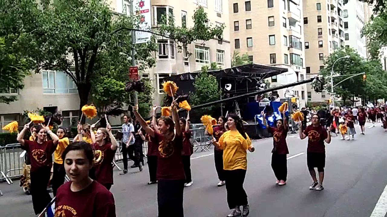 Israeli Parade~NYC~2011~Yeshiva of Flatbush - YouTube