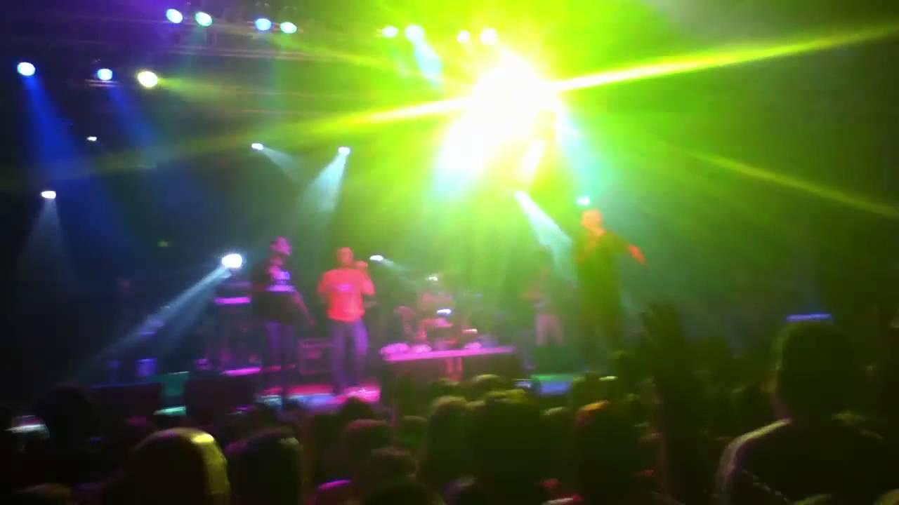 sud sound system _live al Live_la gioia ca crea.mkv