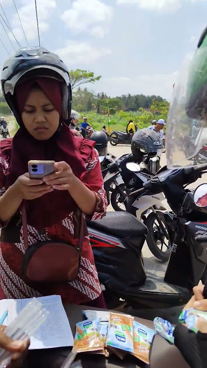 Asik asikk bagi² susu #masukberanda #trending #comedy #shortsviral #berbagi #berbagikebaikan