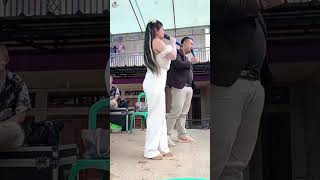 Curvy And Attractive Singer part 1