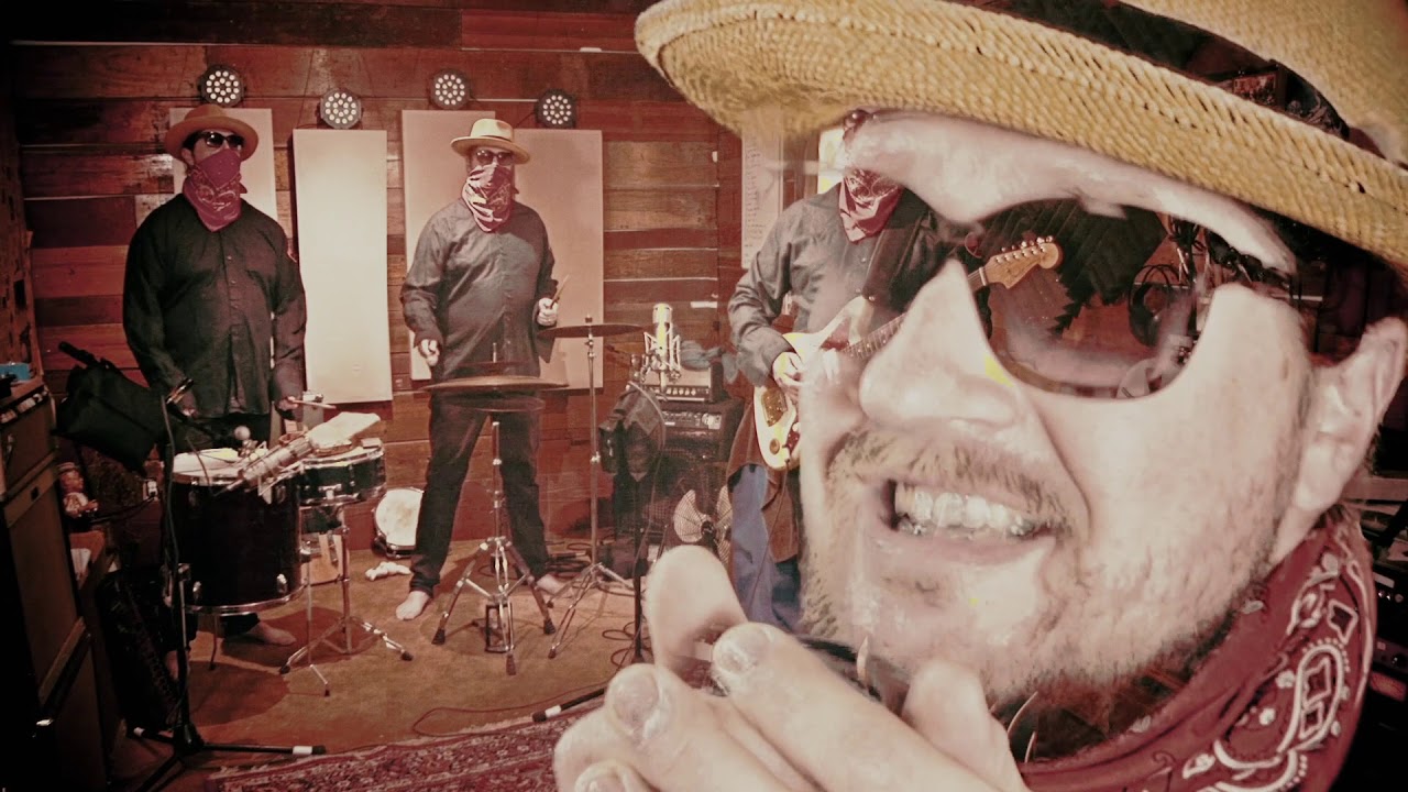 Regardez Sebastian Saint James "In the Colosseum" (Tom Waits Cover) sur YouTube Regardez Sebastian Saint James "In the Colosseum" (Tom Waits Cover) sur YouTube