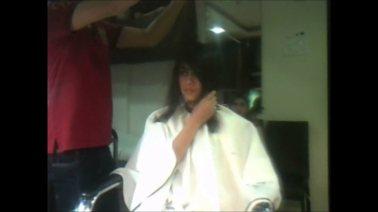 Actress Shweta Tewari's Haircut