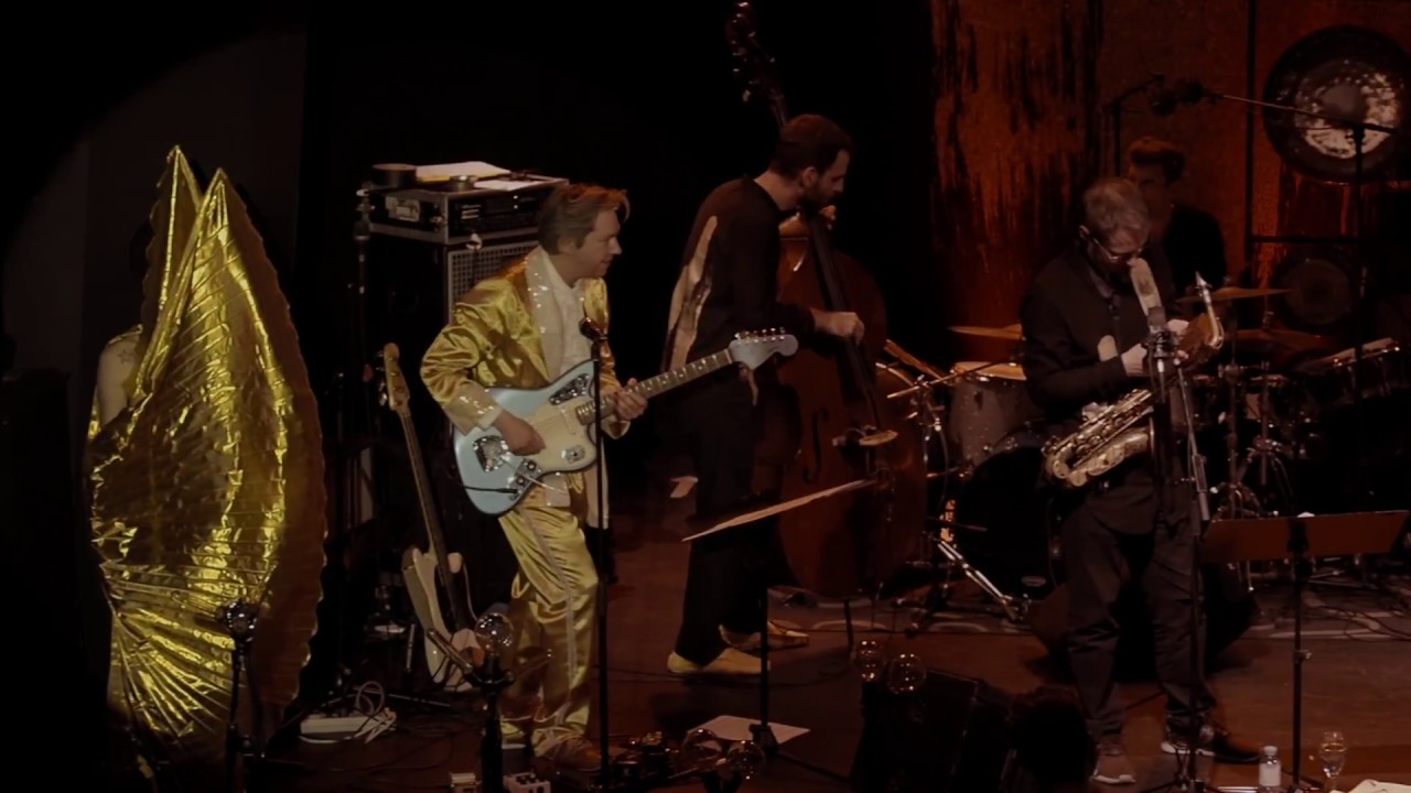 Shake Stew - Fear Of Gold (feat. Queen Mu & The Golden Twaeng)