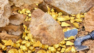 Digging for 20,000$ of Gold at Mountain, Finds where the bigest gold nuggets are.