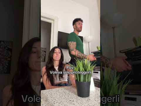 Voleva solo proteggerli, così dice…🙄 #humor #viral #perte #neiperte #funny #couple #comedy thumbnail