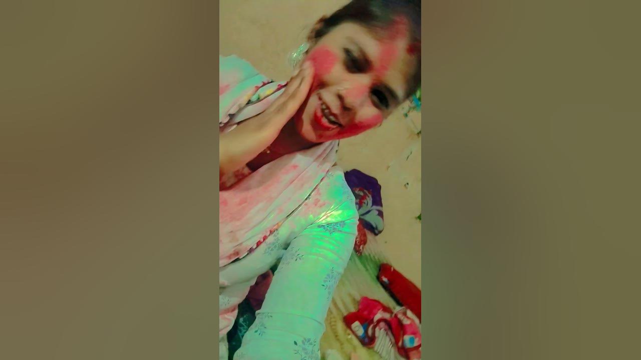 holi gana gana video mein