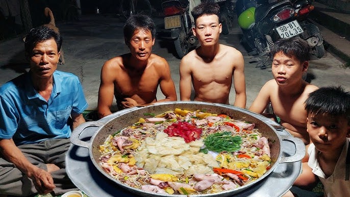 3. Kỹ Thuật Nấu Ăn Mực Xào Giá Dứa