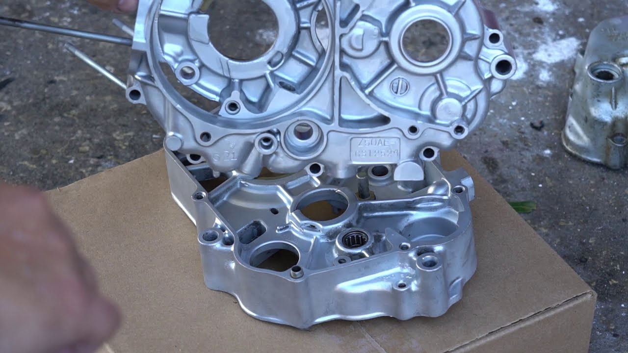 Engine Case Cleaning Process (Part 2 of 2) Vintage Honda Z50 CT70