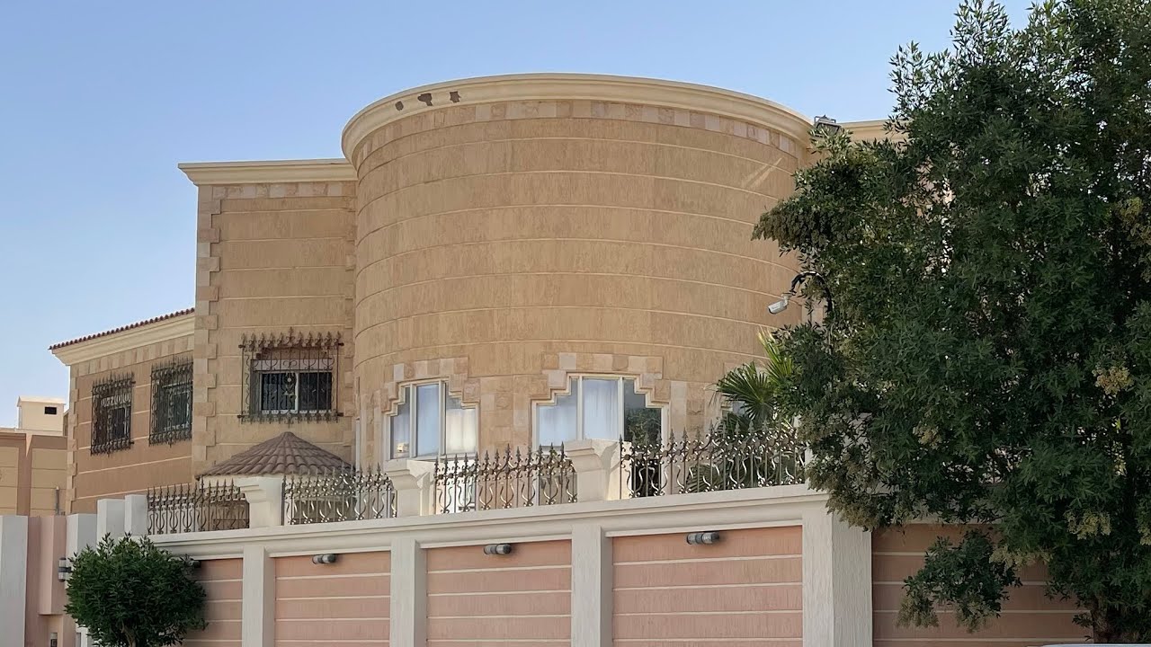 للبيع فيلا مساحتها 1345 متر حي  العويمرية المانعية السعر قابل للتفاوض 👌