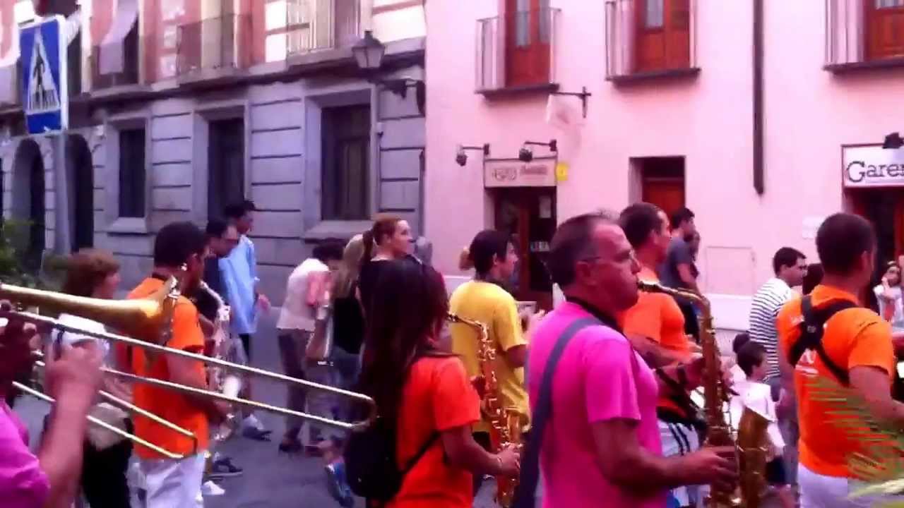 gigantes y cabezudos fiestas de alcala de henares 2013