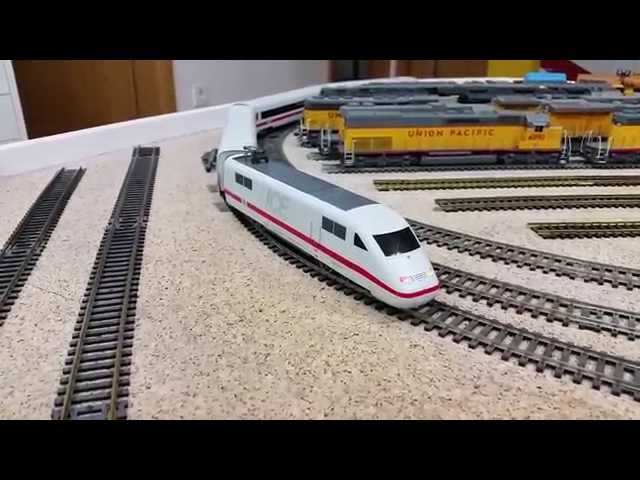 ROCO ICE2 DB with ESU sound - YouTube