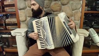 7138 - Ivory Soprani Piano Accordion LMM 41 120