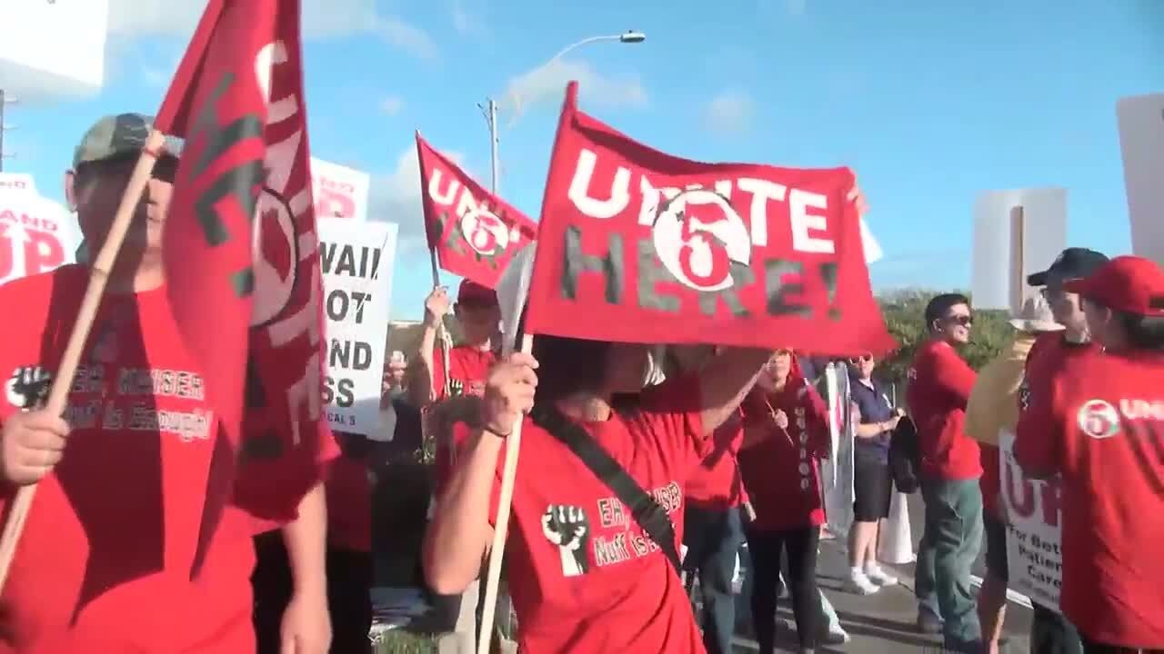 Hundreds of Kaiser Permanente workers rally as contract agreements near ...