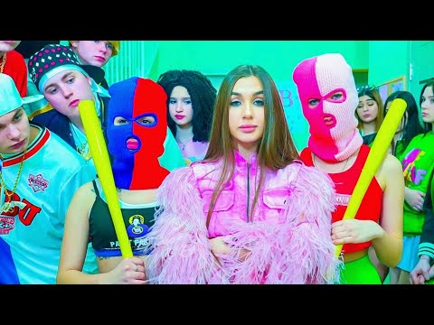 CÓMO NOS CONVERTIMOS EN VAMPIROS ¡TODA LA ESCUELA ROSE THORN NOS TIENE MIEDO! ¡Diana ya es vampiro!