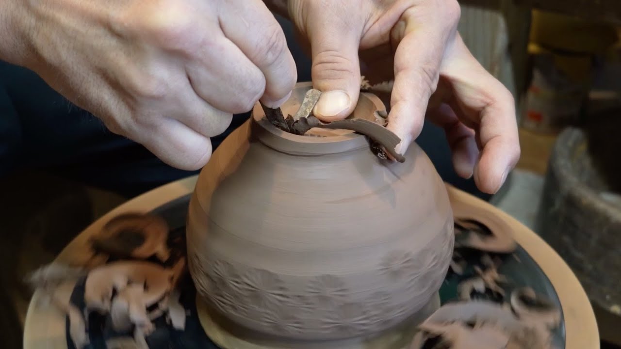 Making tea bowls [Part 3] Trimming and Inlays - Mishima Pottery