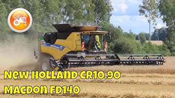 Harvest 2023 | New Holland CR10.90 combine & MacDon FD140 header