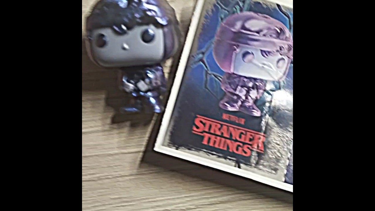 Unboxing Kinder Stranger Things, Dustin from the Upside Down