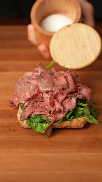 Simple Sandwich Series #54: Roast beef breakfast sando #shorts