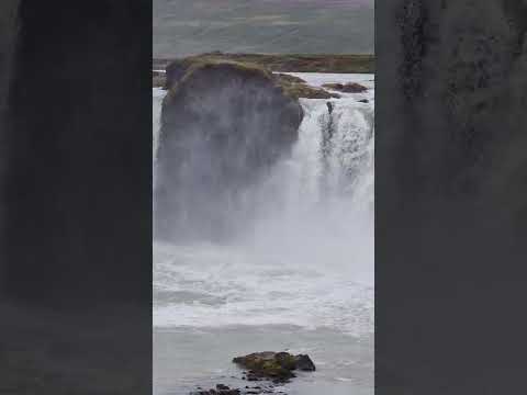 Vídeo: O Guia Completo da Cachoeira Godafoss da Islândia