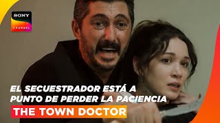 Ni la llamada de su pequeña hija calman su sed de venganza | The Town Doctor en Sony by Sony Channel Latinoamérica 263 views 3 weeks ago 2 minutes, 11 seconds