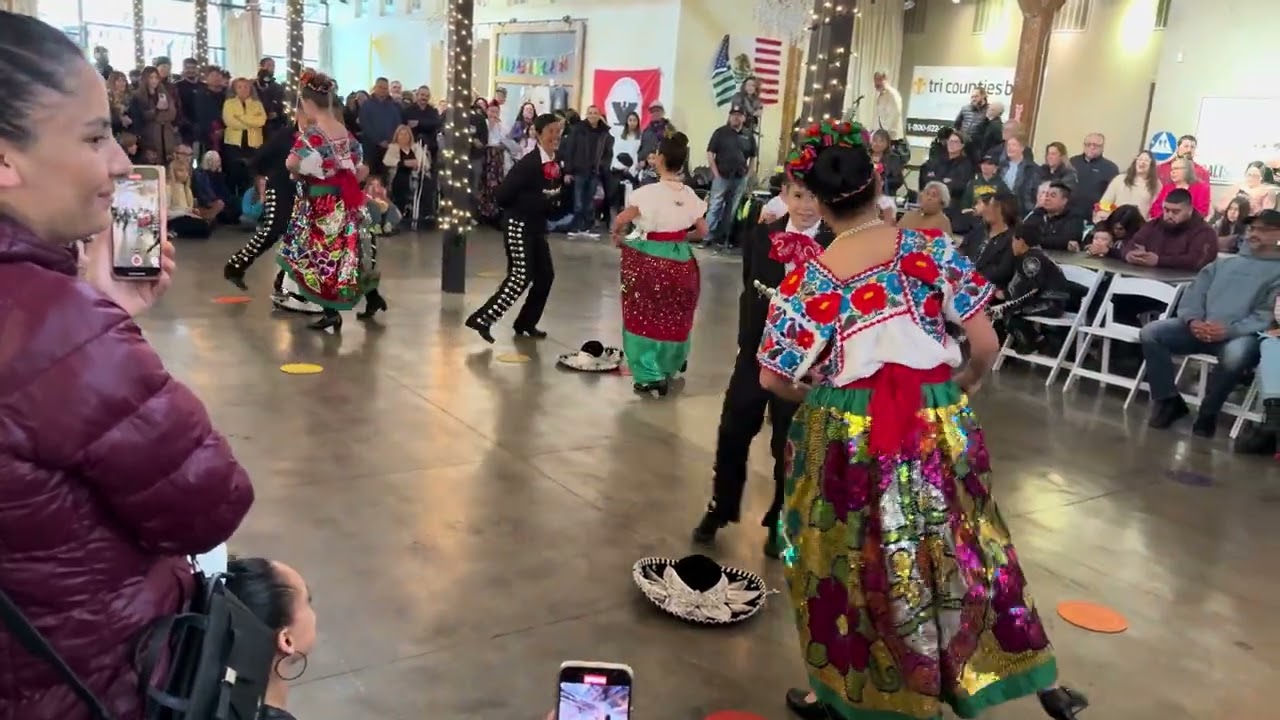 Celebración de la Cámara de Comercio Hispana de César Chávez — Ballet Folklorico Roses of Maria