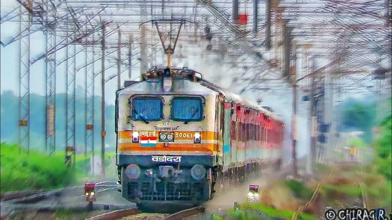 Fastest RAJDHANI with Push Pull | 130 kmph Blast WAP5 Mumbai - Delhi Rajdhani Express