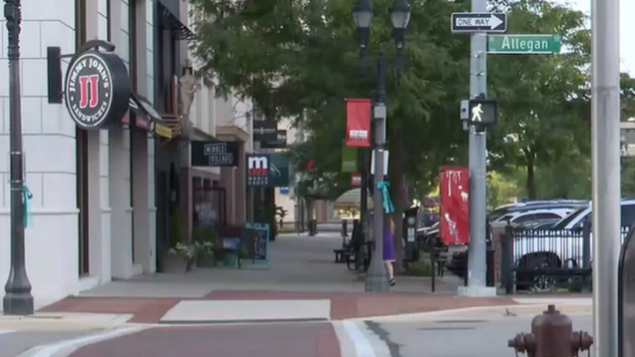 Downtown Lansing businesses closing too early for employees YouTube