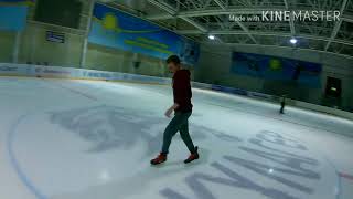 Катание на коньках / трюки на коньках ice skating