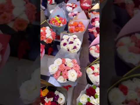 الحب ورد وكل باقة ما هي إلا نبضة قلب باغية توصل شحال كيعني ليك الورود الحب هدية 