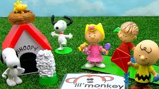 The Peanuts Gang Vinyl Playsets