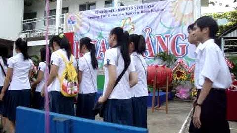 Trường chuyên Nguyễn Bỉnh Khiêm khai giảng năm học 2010.HXNC.3