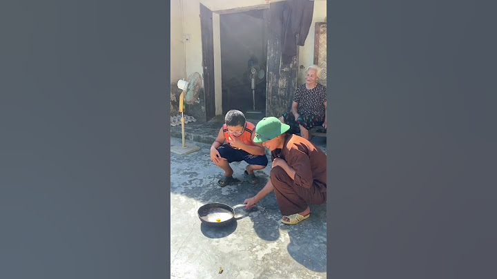 Fry Eggs Outdoors Without Fire