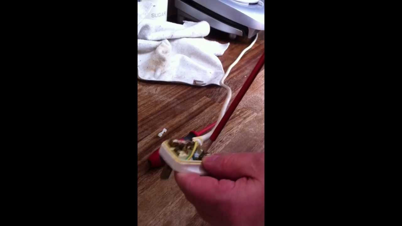 Electrical - Wiring a 3 Pin Plug - Elecricians Dublin Ireland - YouTube