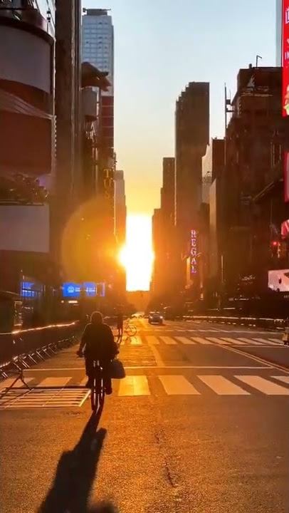 Sunset🌇 at streets of Manhattan in June, #sunset #manhattan #street #beautifulplace #june #beautiful