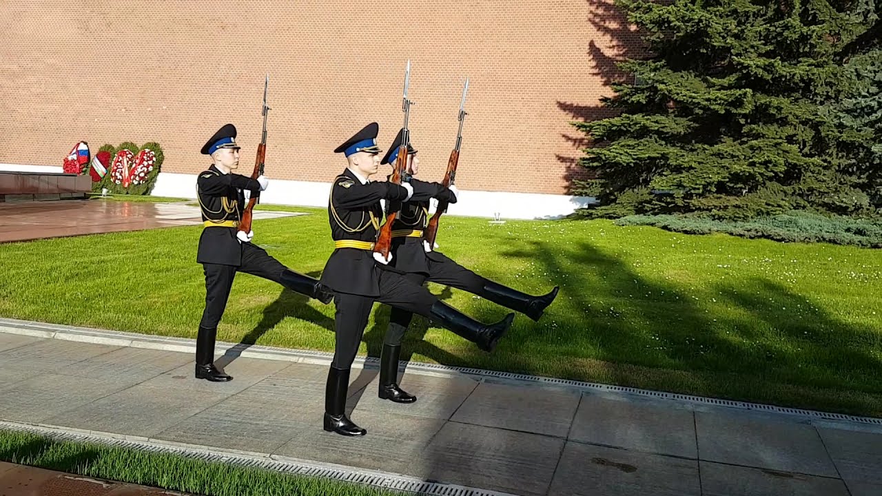 Cambio de guardia en la tumba del soldado desconocido, Moscú, Federación Rusa.