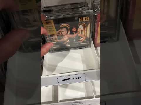 Музыкальные CD еще