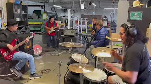 Los Diablos; Ensayo de El Mensaje cumbia de Felipe...