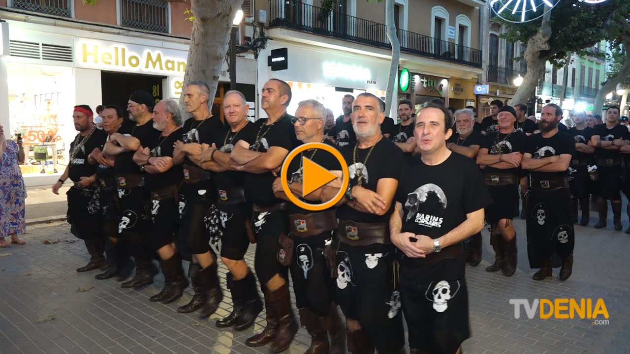 Las Filaes calientan motores con la Entraeta Cristiana en Dénia