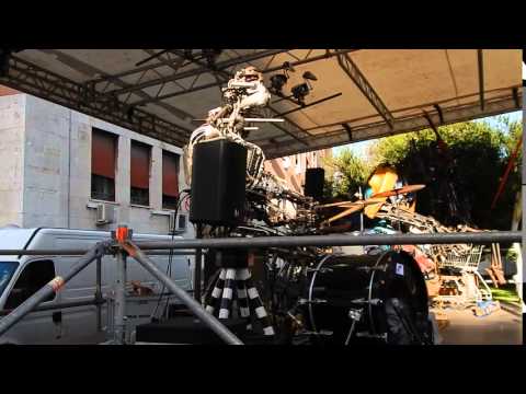 スチームパンクな自動演奏ロボット