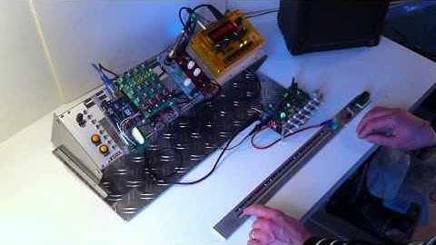 Razmasynth Sync LFO with CV Sequencer